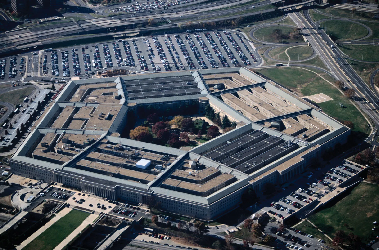 Anthropic Resists Expanding AI Use for Pentagon